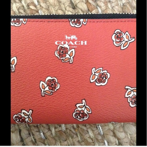 NWT Coach Wallet - Picture 2 of 7